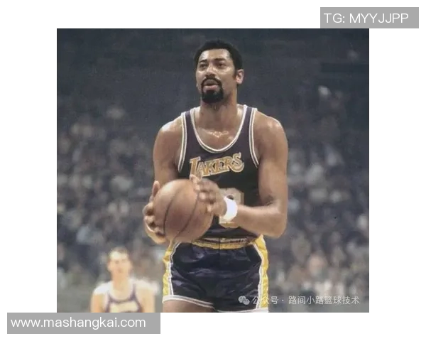 美国足球队历史第一球星是谁 探索其崛起与影响力 美国足球队历史第一球星是谁 探索其崛起与影响力