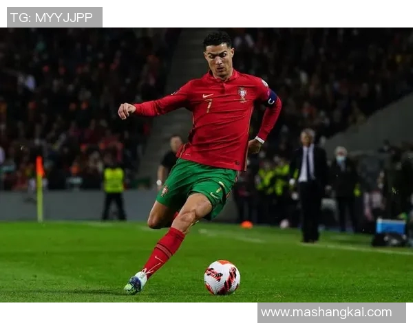 C罗传奇人生从贫困少年到世界足坛巨星的辉煌历程 C罗传奇人生从贫困少年到世界足坛巨星的辉煌历程